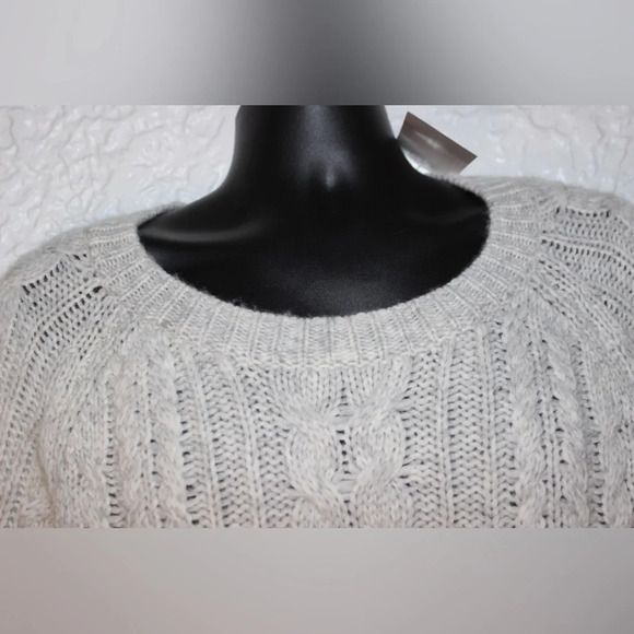 NWT Soft Surroundings Cozy Cold Shoulder Chunky Cable Knit Sweater Gray Medium - Picture 5 of 12